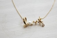 Gold Love Necklace Chain Quirky Kitsch Fashion Costume Pearl Fun Diamond